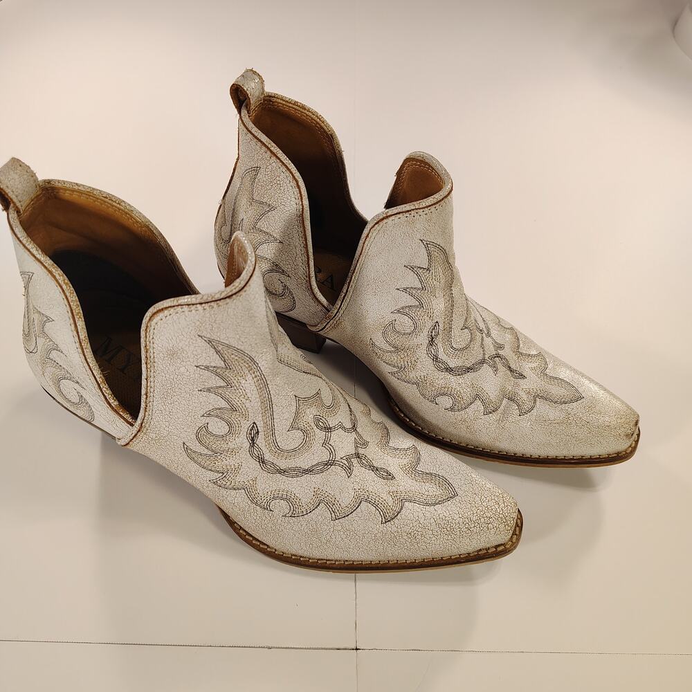 Myra Yipple Western Leather Booties size 9, crackle leather - Picture 2 of 16